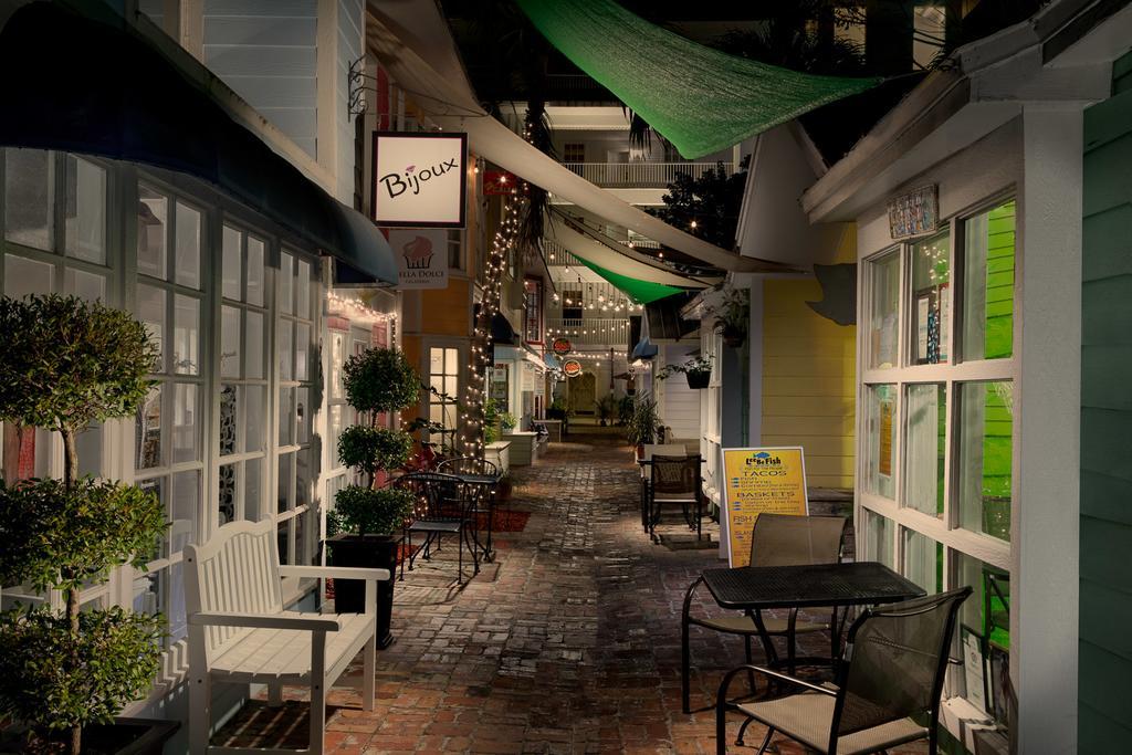 Olde Marco Island Inn And Suites Exterior foto